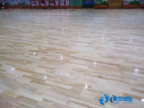 運(yùn)動場地木地板怎么安裝