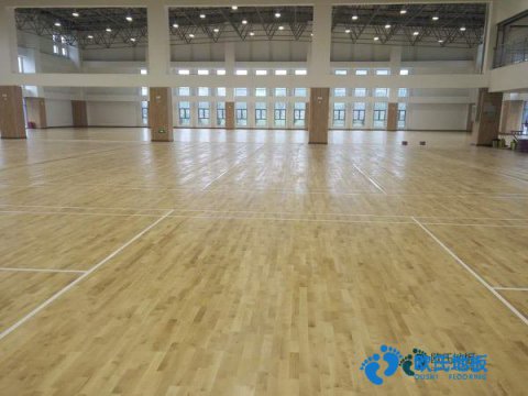 單龍骨運(yùn)動(dòng)場地地板保養(yǎng)知識